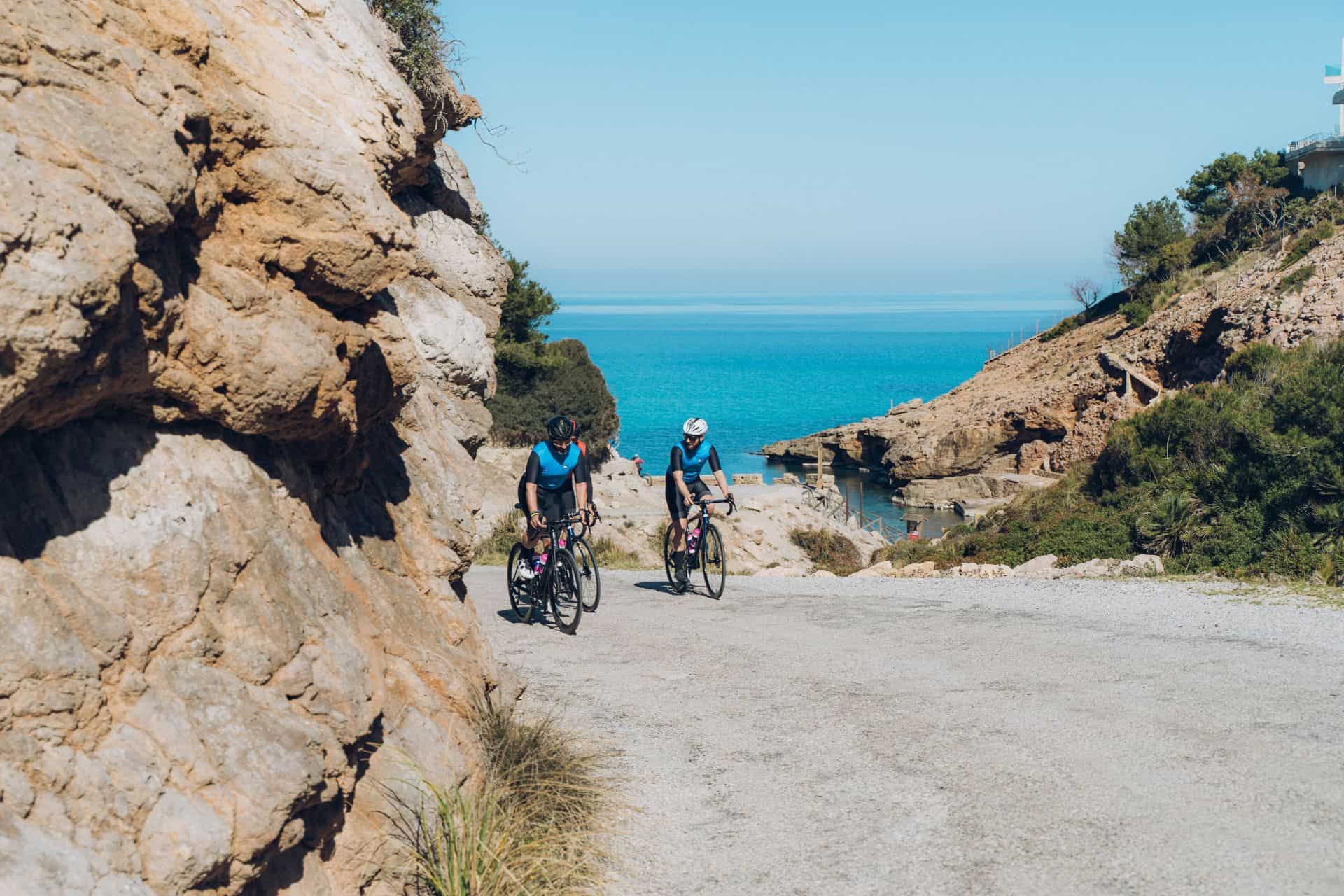 Bike enthusiasts enjoying cycling holidays in Mallorca